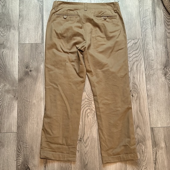 32x30 broken in Old Navy khakis - Picture 3 of 3
